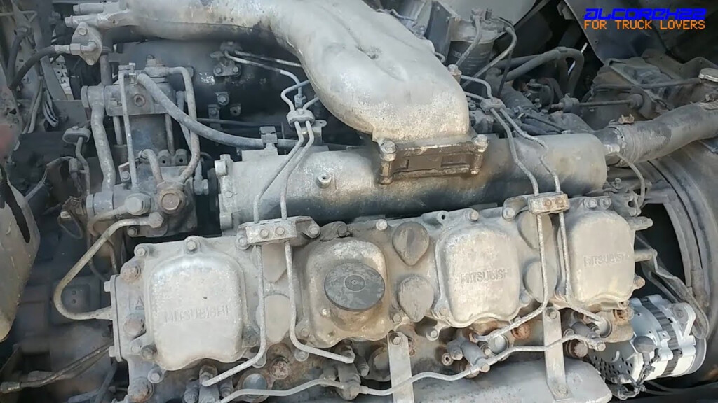 Mitsubishi Fuso 8DC9 V8 Engine View YouTube
